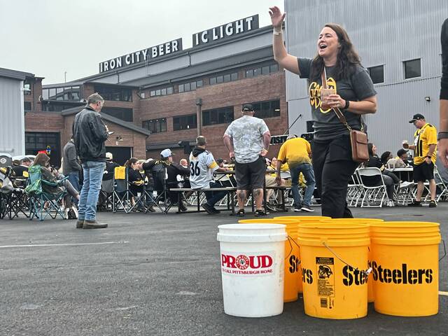 Early bird Steelers fans bring the fun at watch parties cheering on the Black &#038; Gold in Ireland