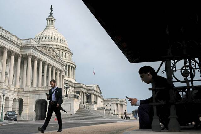 8906802_web1_2025-09-24T154301Z_1045289699_RC2FYGA0M500_RTRMADP_3_USA-CONGRESS-SHUTDOWN