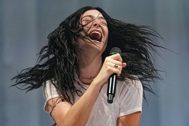 8906818_web1_ptr-Lorde-092925