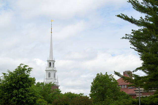 8908995_web1_2025-09-29T230422Z_2_LYNXNPEL8S0ZM_RTROPTP_4_USA-TRUMP-HARVARD
