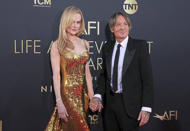 8909933_web1_2025-09-30T020938Z_1_LYNXNPEL8T02A_RTROPTP_4_PEOPLE-NICOLE-KIDMAN-TRIBUTE