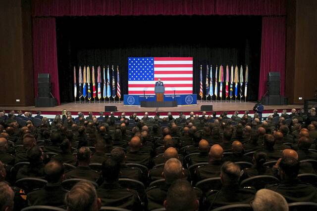 8910045_web1_2025-09-30T122816Z_1_LYNXNPEL8T0L0_RTROPTP_4_USA-TRUMP-MILITARY