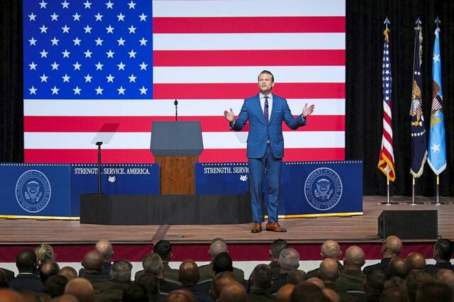 8910045_web1_2025-09-30T123955Z_1_LYNXNPEL8T0LM_RTROPTP_4_USA-TRUMP-MILITARY