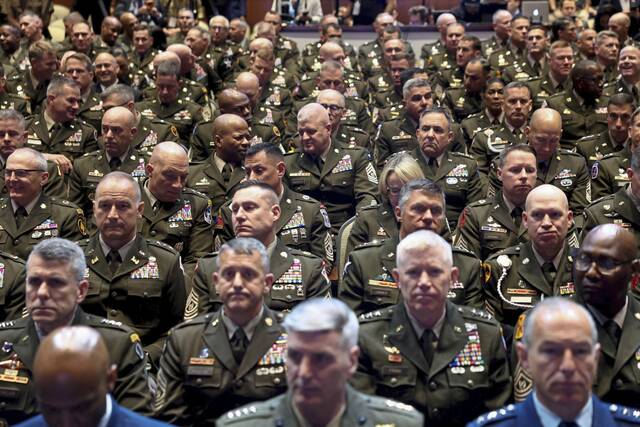 8910045_web1_2025-09-30T133210Z_1_LYNXNPEL8T0NN_RTROPTP_4_USA-TRUMP-MILITARY