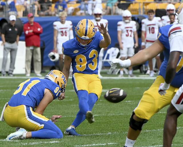 8910727_web1_ptr-PittFB01-100125