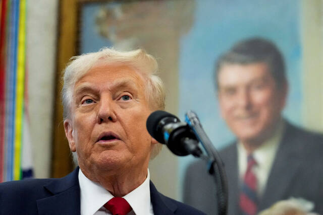 8911246_web1_2025-09-30T180201Z_793620972_RC2F2HARRNHN_RTRMADP_3_USA-TRUMP