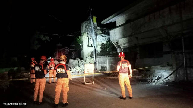 8912249_web1_2025-10-01T001527Z_1972677210_RC2O2HAM06O2_RTRMADP_3_PHILIPPINES-QUAKE