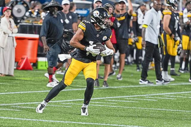 8912345_web1_2025-08-22T005007Z_631624926_MT1USATODAY26897912_RTRMADP_3_NFL-PITTSBURGH-STEELERS-AT-CAROLINA-PANTHERS