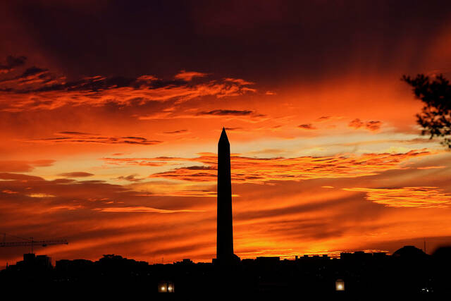 8912505_web1_2025-09-30T230752Z_1819117965_RC2N2HATKNHF_RTRMADP_3_USA-SHUTDOWN