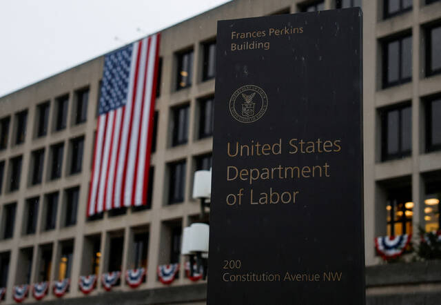 8912746_web1_2025-10-01T000423Z_1_LYNXNPEL9015Z_RTROPTP_4_USA-ECONOMY