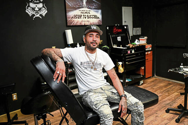 8855779_web1_gtr-FlashTattoos005-100425
