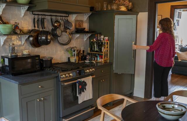 8861256_web1_gtr-generationalhomesPgh5-100325