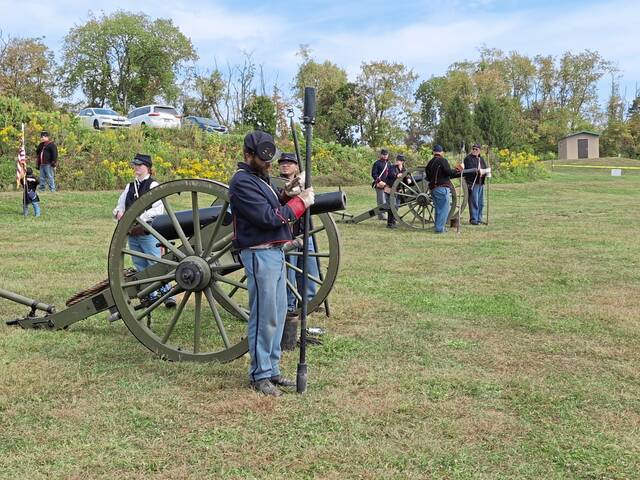 8896345_web1_pts-FallFestival04-100225