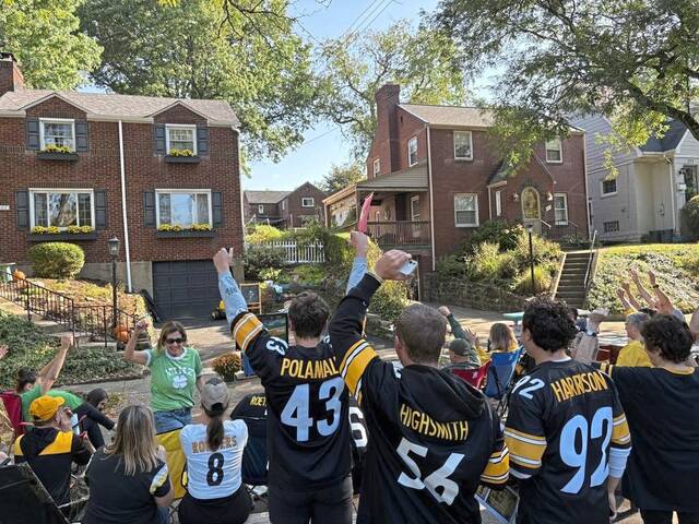 8908612_web1_ptr-steelerslogo-10