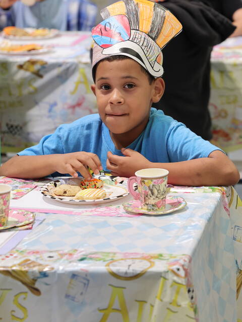 8908654_web1_teaparty02