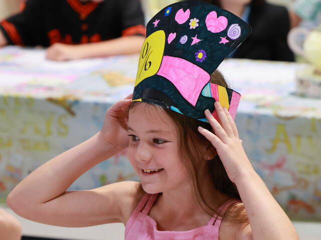 8908654_web1_teaparty03
