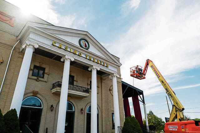 8910287_web1_VND-CasinoTheater101-100125