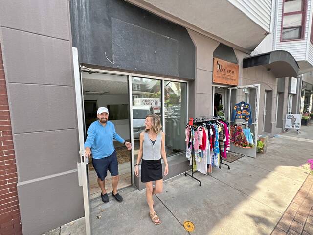 8910800_web1_her-drycleaning-100925