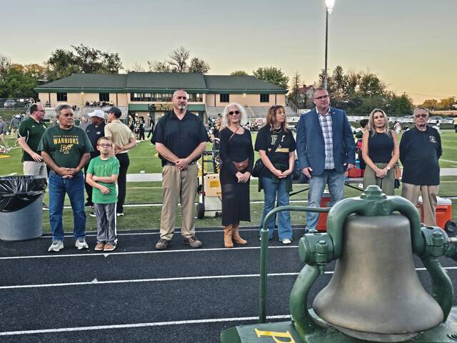 8910895_web1_pts-HallOfFame02-101625