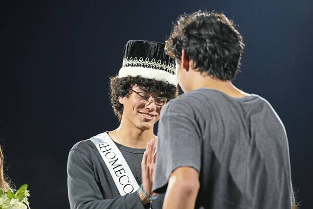 8912929_web1_SEW-QVSDhomecomingRecap-100925