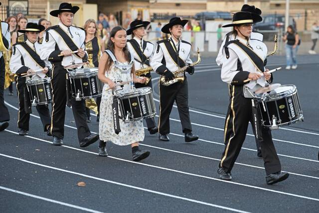 8912929_web1_SEW-QVSDhomecomingRecap5-100925