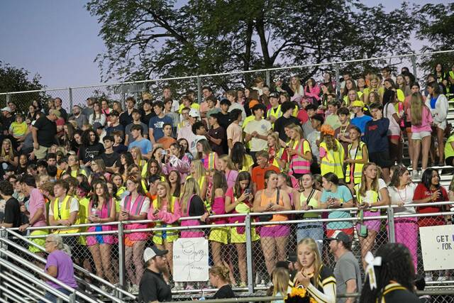 8912929_web1_SEW-QVSDhomecomingRecap6-100925