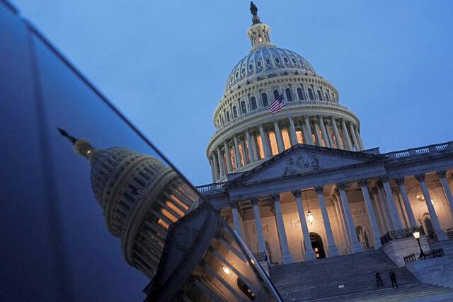 8913696_web1_2025-09-29T234522Z_687585905_RC2Z1HA1UPCP_RTRMADP_3_USA-SHUTDOWN