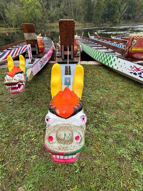 8913812_web1_naj-DBdragonboatsfront-100925