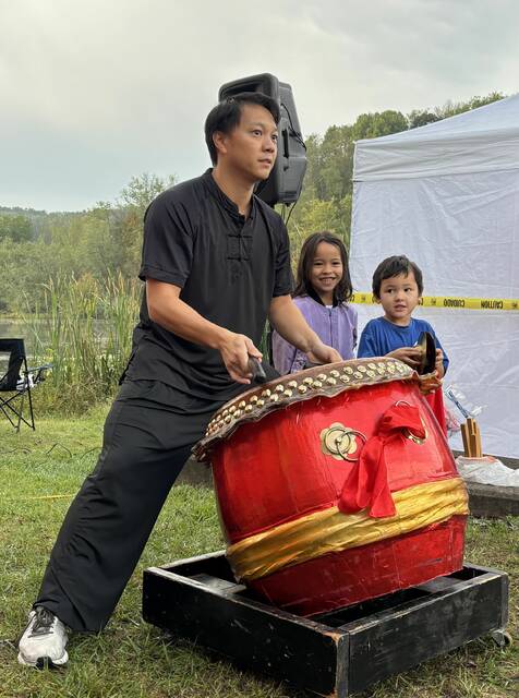 8913812_web1_naj-DBdrumguy-100925