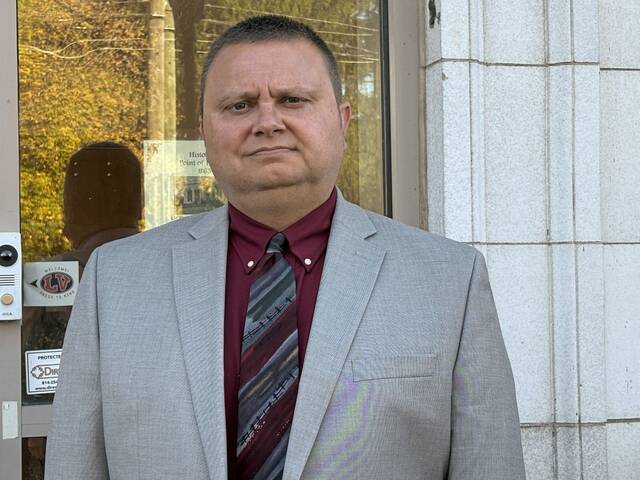 8913993_web1_gtr-LVsuperintendent1-100225