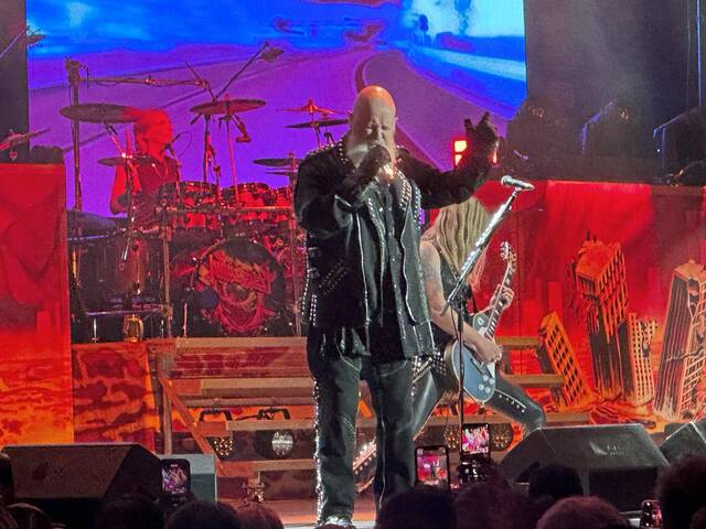 8914104_web1_ptr-JudasPriest2-100225