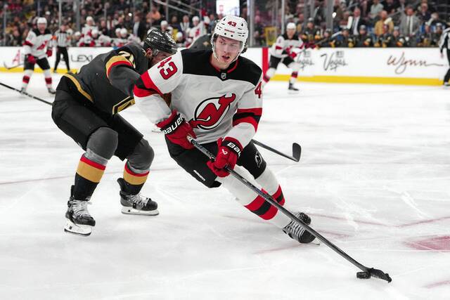 8916594_web1_2025-10-01T150747Z_1759331267_MTZCGELA1GKOZ4X_RTRFIPP_4_HOCKEY-NHL-VGK-NJD