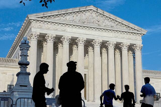 8917282_web1_2025-10-02T101846Z_1_LYNXNPEL910DN_RTROPTP_4_USA-COURT-FTC-FIRING