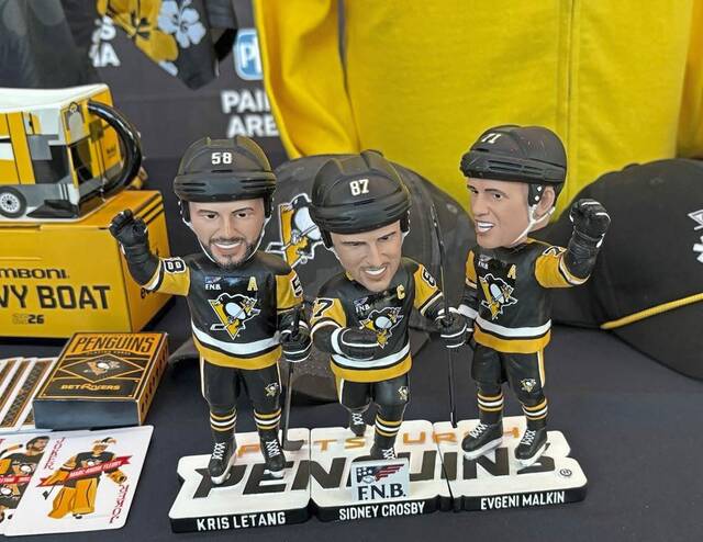 8917464_web1_ptr-penswhatsnew-bobbleheads
