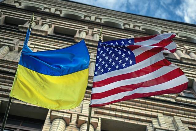 8917553_web1_ptr-UkraineIntelligence-100325
