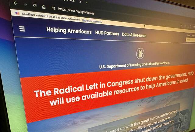 8918719_web1_ptr-WebShotGov-100425