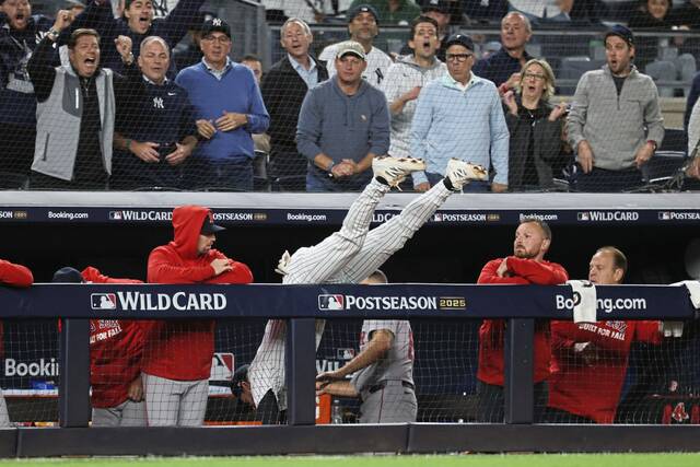 8920572_web1_gtr-Yankees-100325