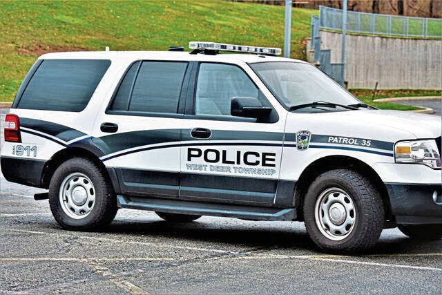 8921104_web1_WEB-west-deer-police-car-1