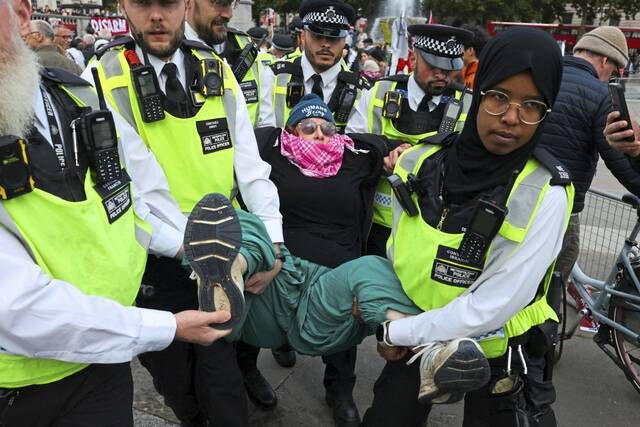 8924620_web1_2025-10-04T171225Z_1849988199_RC235HA7762Y_RTRMADP_3_ISRAEL-PALESTINIANS-BRITAIN-PALESTINE-ACTION