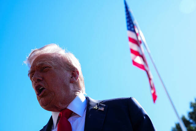 8926119_web1_2025-10-05T152402Z_56053001_RC2R5HADCUIY_RTRMADP_3_USA-TRUMP