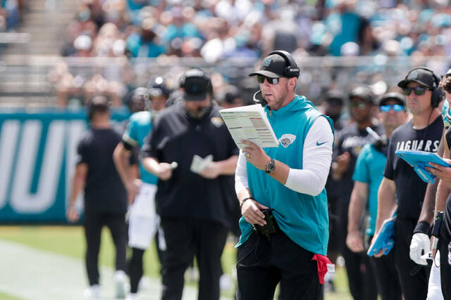 8927217_web1_2025-10-06T005910Z_1759712350_MTZPGELA3J2NTTG_RTRFIPP_3_FOOTBALL-NFL-JAC-HOU