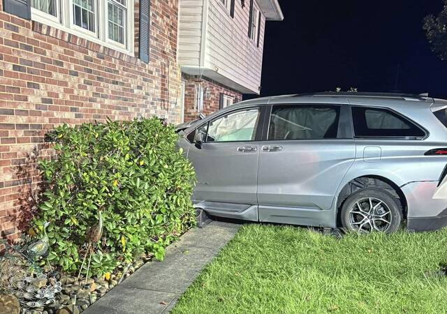 8927467_web1_gtr-HouseCrashB-100725