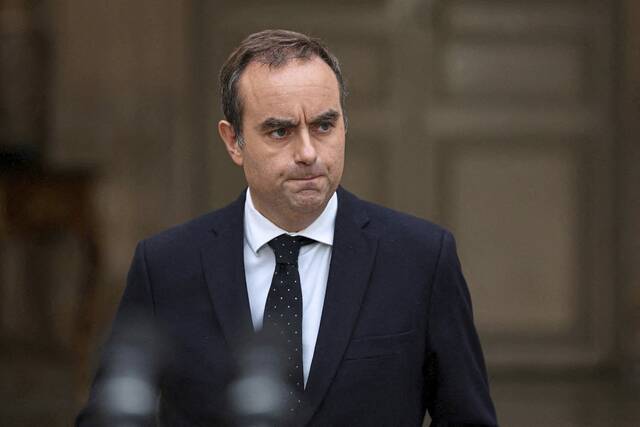 8927612_web1_2025-10-06T091724Z_1909317976_RC286HAV0MSU_RTRMADP_3_FRANCE-POLITICS