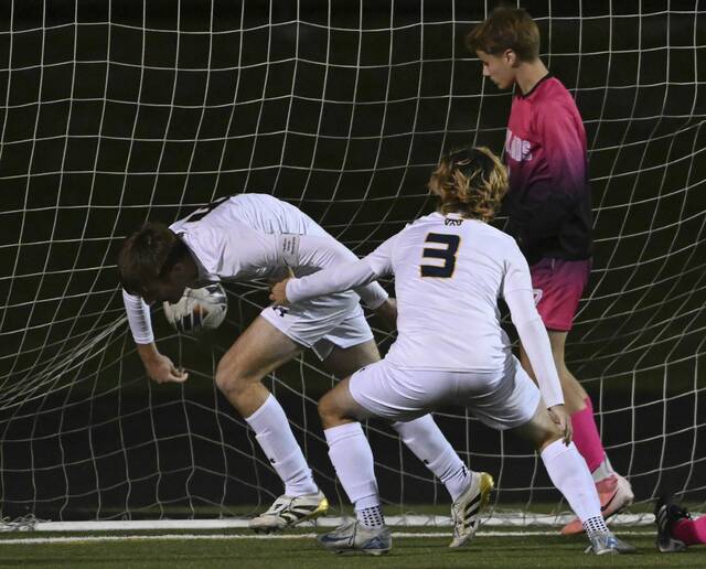 8927934_web1_vnd-SSASoccer04-101525