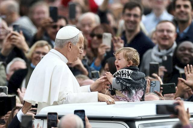 8927944_web1_2025-10-22T092211Z_1326672303_RC2WGHAZ375E_RTRMADP_3_POPE-LEO-AUDIENCE