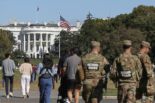 8927947_web1_2025-10-22T223253Z_336236947_RC23HHAXEX0P_RTRMADP_3_USA-SHUTDOWN