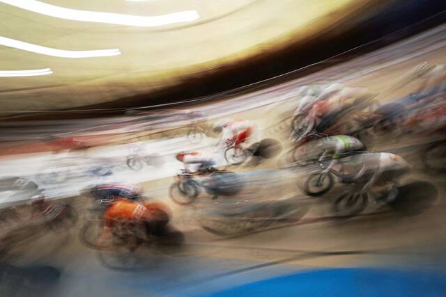 8927950_web1_2025-10-26T191548Z_986308707_UP1ELAQ1BOJUP_RTRMADP_3_CYCLING-WORLD