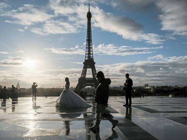 8927959_web1_2025-10-28T235504Z_319654979_RC2KJHAM827T_RTRMADP_3_FRANCE-DAILYLIFE