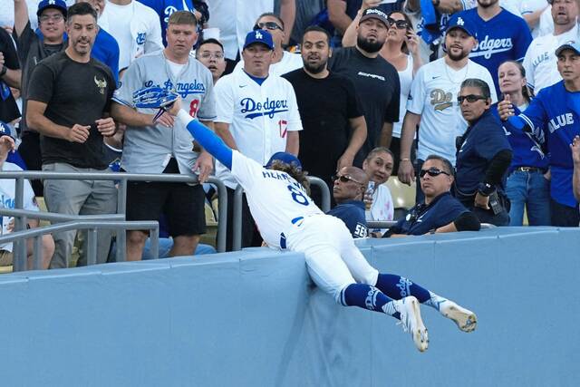 8927959_web1_2025-10-29t140203z_1520136767_27440384_rtrmadp_3_baseball-mlb-lad-tor