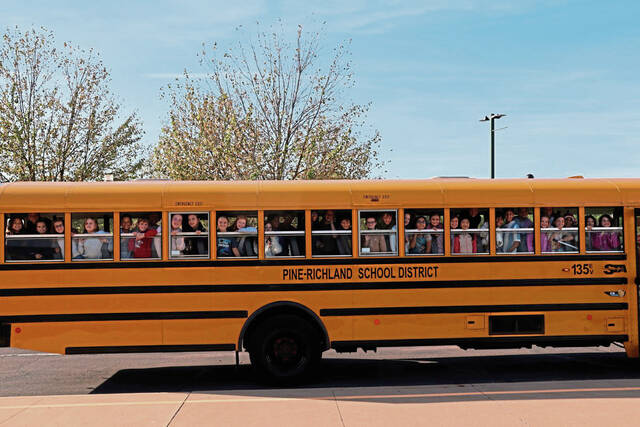 8928961_web1_pcj-pinerichlandelectricbus-102325